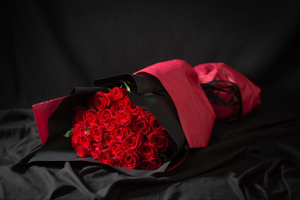 【プレゼントにぴったり】花束／33本のバラ