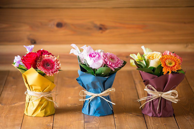 贈り物 お花とお茶のプレゼント アレンジメントフラワーa 和紅茶 暁 Hug Flowers ハグフラワーズ