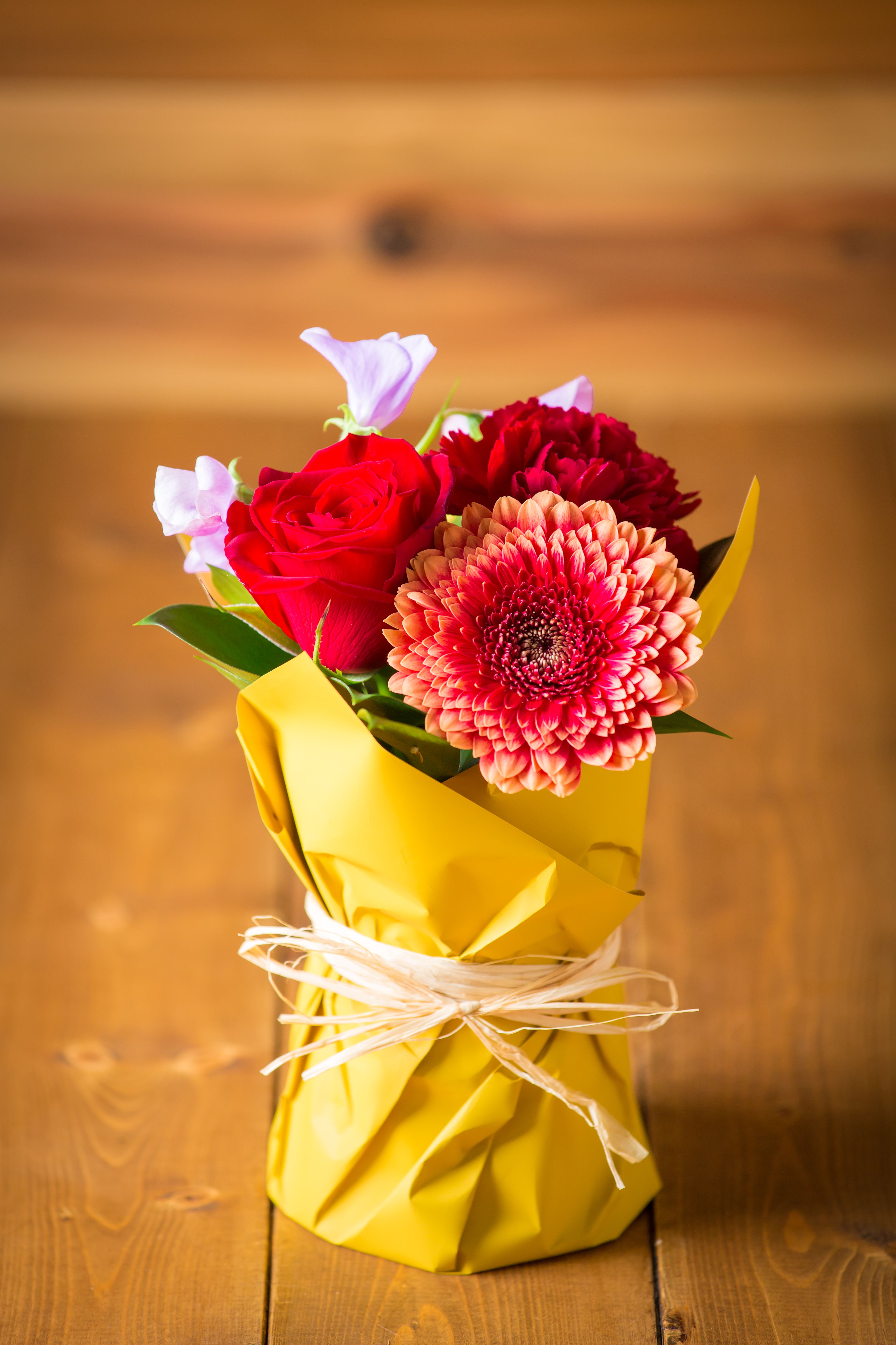 贈り物 お花とお茶のプレゼント アレンジメントフラワーa 和紅茶 暁 Hug Flowers ハグフラワーズ